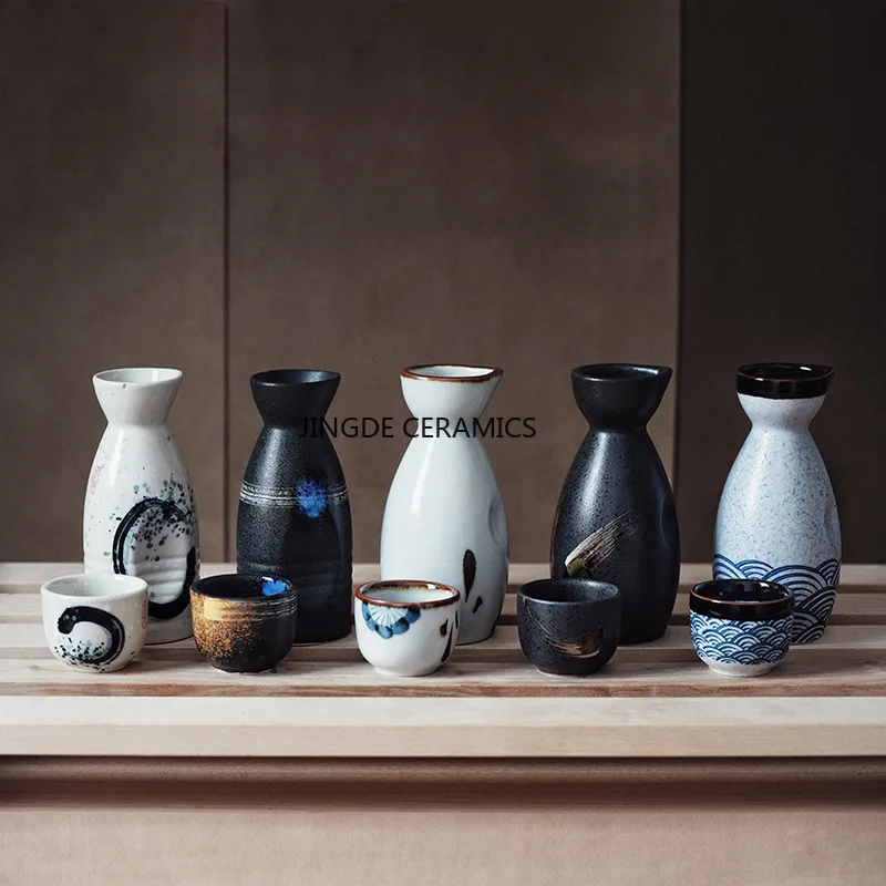 

Japanese Sake Pot Set Home Restaurant Wine Set Ceramic Wine Vessel Set Banquet Drinking Utensils (4 Cups and 1 Pot) Bar Sets