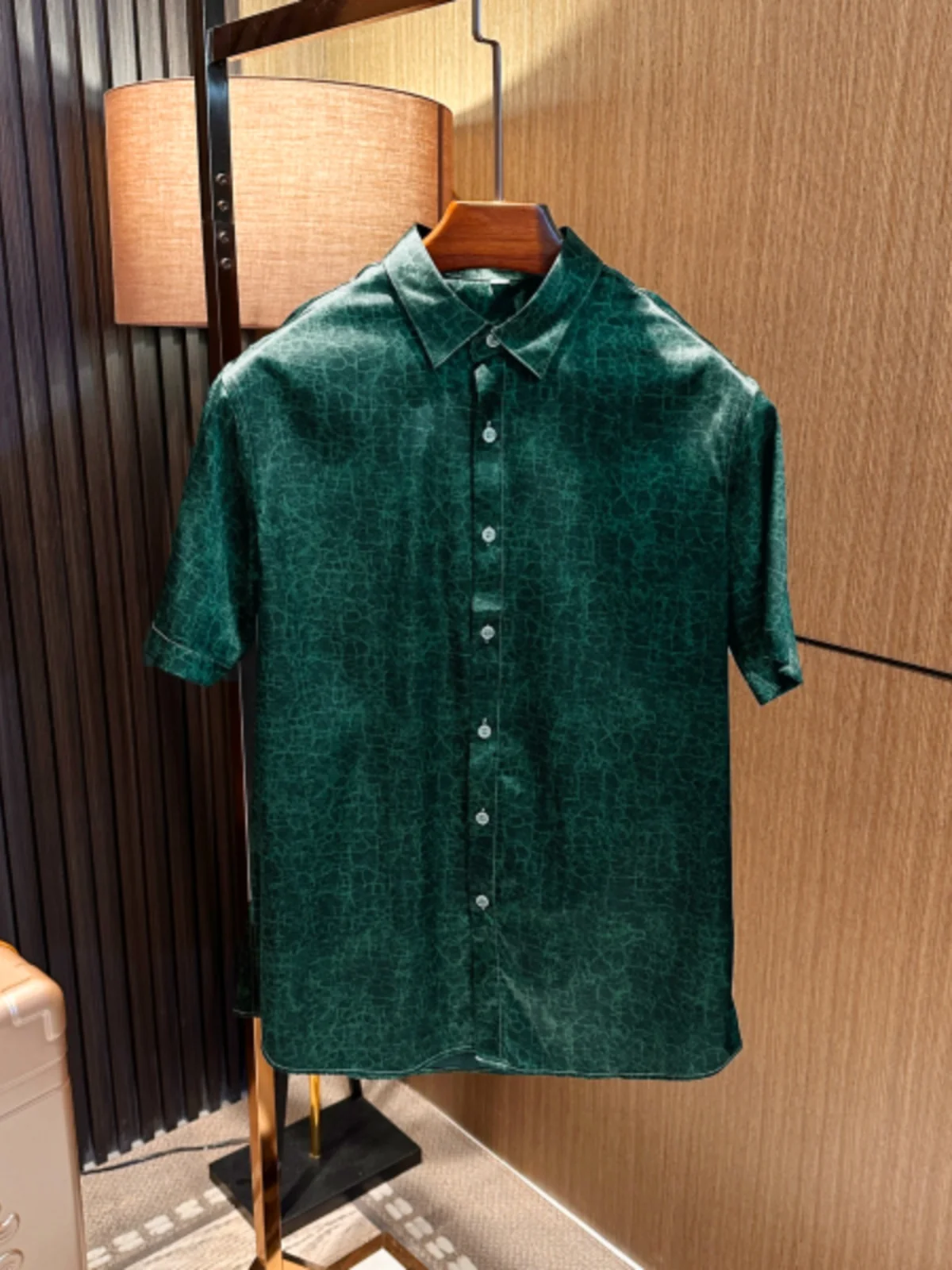 

High-End Silk Xiangyun Shirt Men's Short Sleeve Fashion Urban Style Breathable Lightweight Summer New Arrival