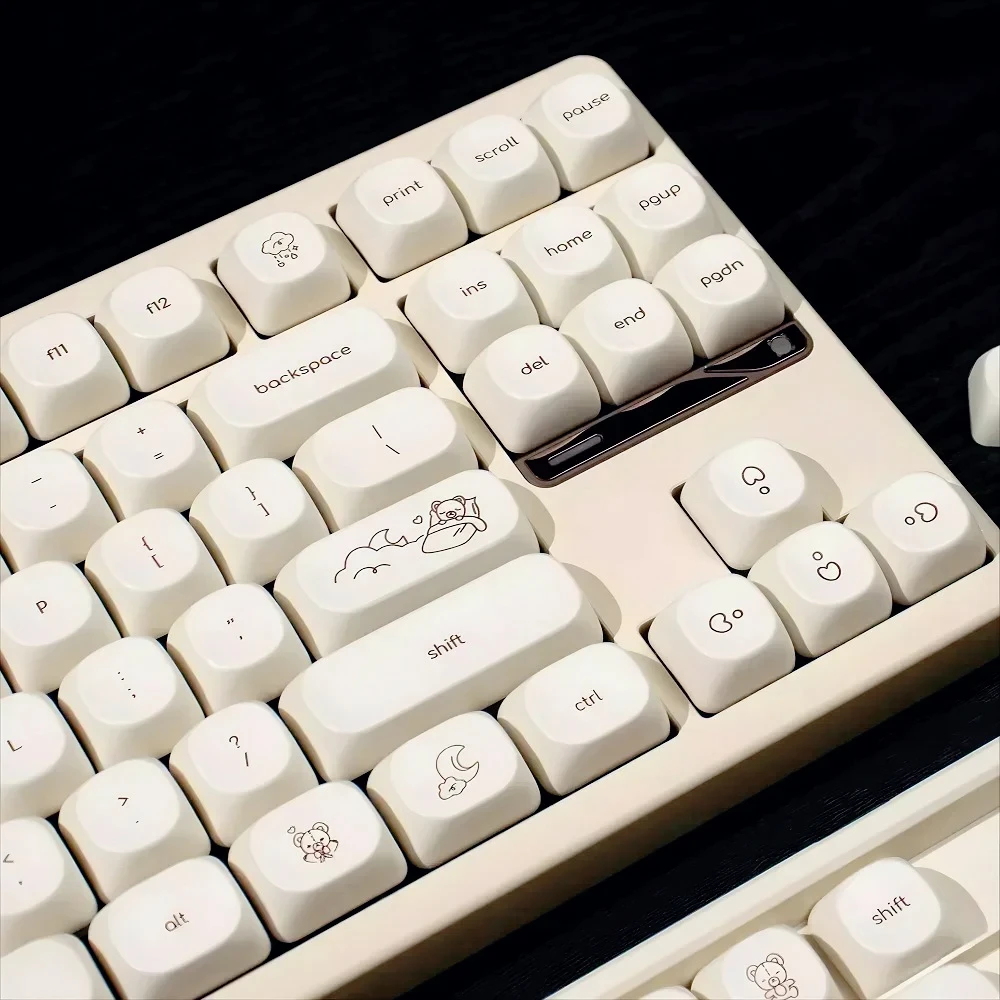 

Simple Pure White MOA Bear Loves To Sleep Keycap Set PBT 124 Keys for 60/64/84/98/108 Mechanical Keyboard Accessories