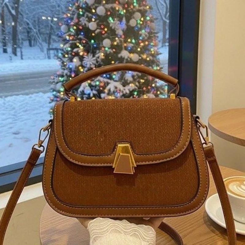 

Attractive Dainty Diaper Bag Backpack Baby Care Office Event Mom Exquisite Fashionable Chic Timeless Elegant Stylish Functional