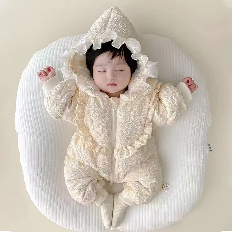 Baby Thickened One-Piece Outfit for Outdoor Wear, Super Cute Winter Warm Cotton Jacket for Babies