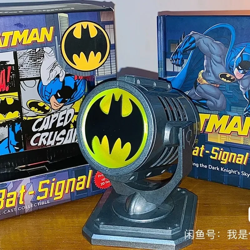 Neue Cartoon Batman Figur echte Batman Metall Druckguss Fledermaus-Signal Licht LED Beleuchtung Funktion Signal Lampe Raum Ornamente Spielzeug