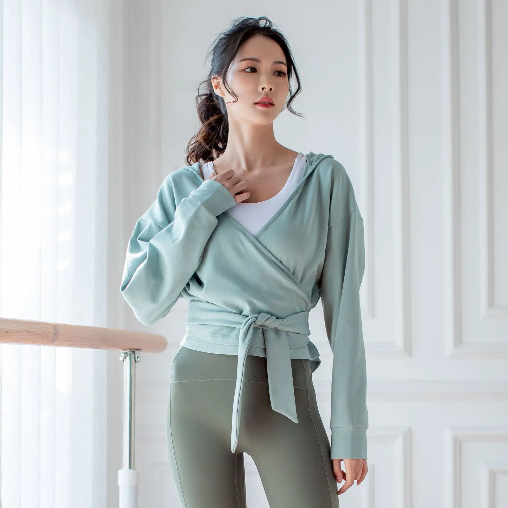 

Женская одежда для йоги Fce Lined Long Sve Cotton Fitn Свободная спортивная толстовка с капюшоном Jaet Осень Зима Сезонная новинка Arr...