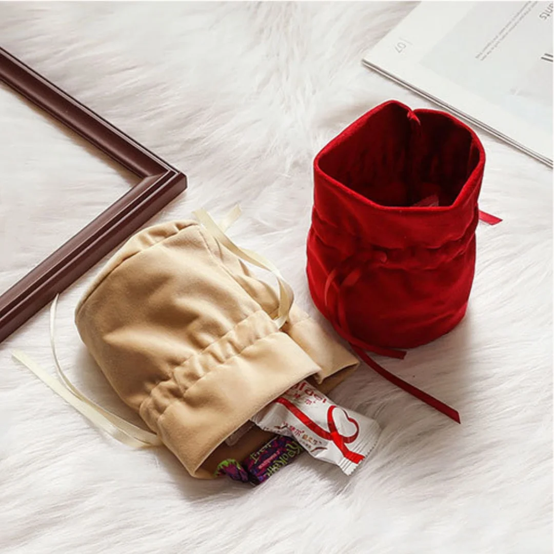 Velvet Candy Bag with Metal Heart Pendant Ribbon Accompaniment Box for Wedding Christmas Birthday Party Gift Jewelry Organizer