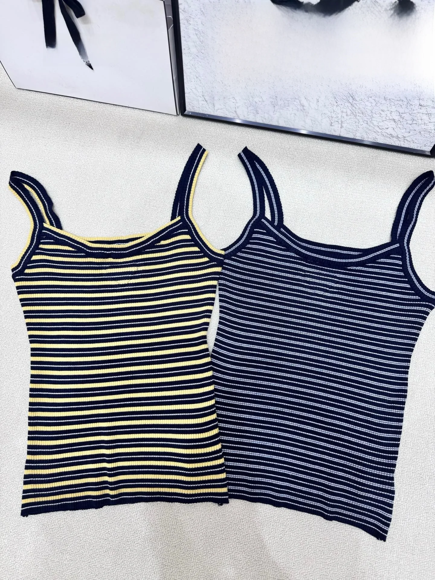 

VIBE Stripe Knitted Crop Top Women's Summer Casual Slim Fit Breathable Outerwear Fashionable Trendy Vest Casual Style