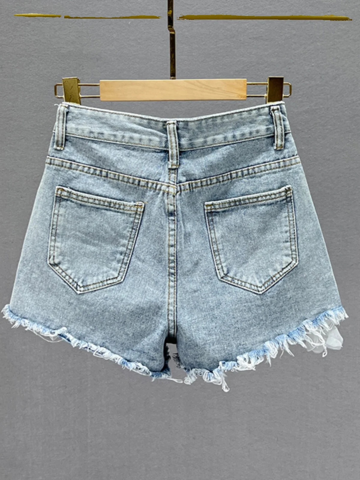 Flower Design Denim Shorts Women Tide 2025 New Spring Summer High-waisted Short Jeans Pants Slim and Thin Beaded A-line Shorts