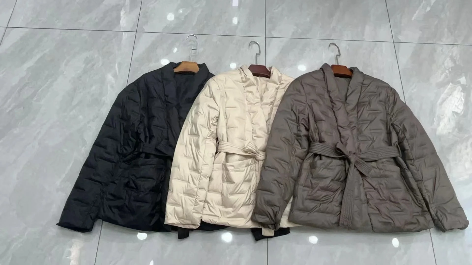 Manga longa moda puffer jaqueta roupas de viagem senhora com cinto novo outono inverno feminino pato branco para baixo casaco