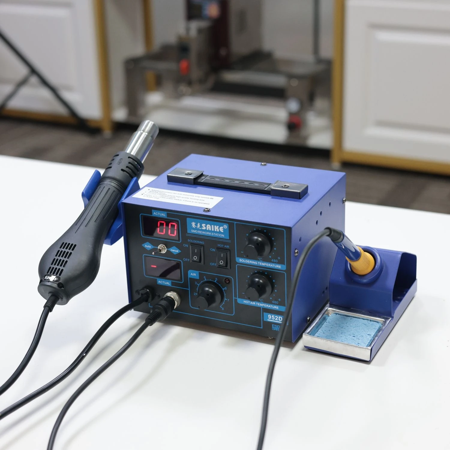SAIKE Dual Function 700W Hot Air Rework 60W Entlötstation Kit 100-480 ℃   Keramikheizung mit LCD-Display 952D