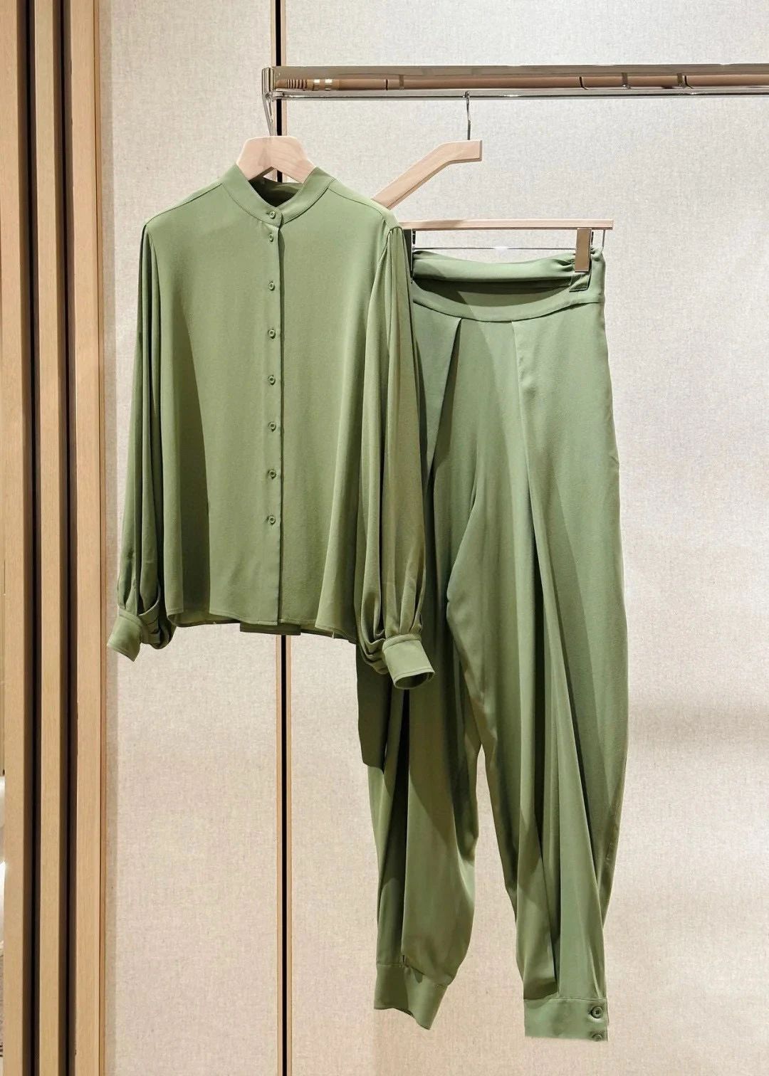 

Lp* New Avocado Green Long Sleeve Silk Shirt High Waist Lace-up Arabian Trousers Casual Temperament Suit for Women