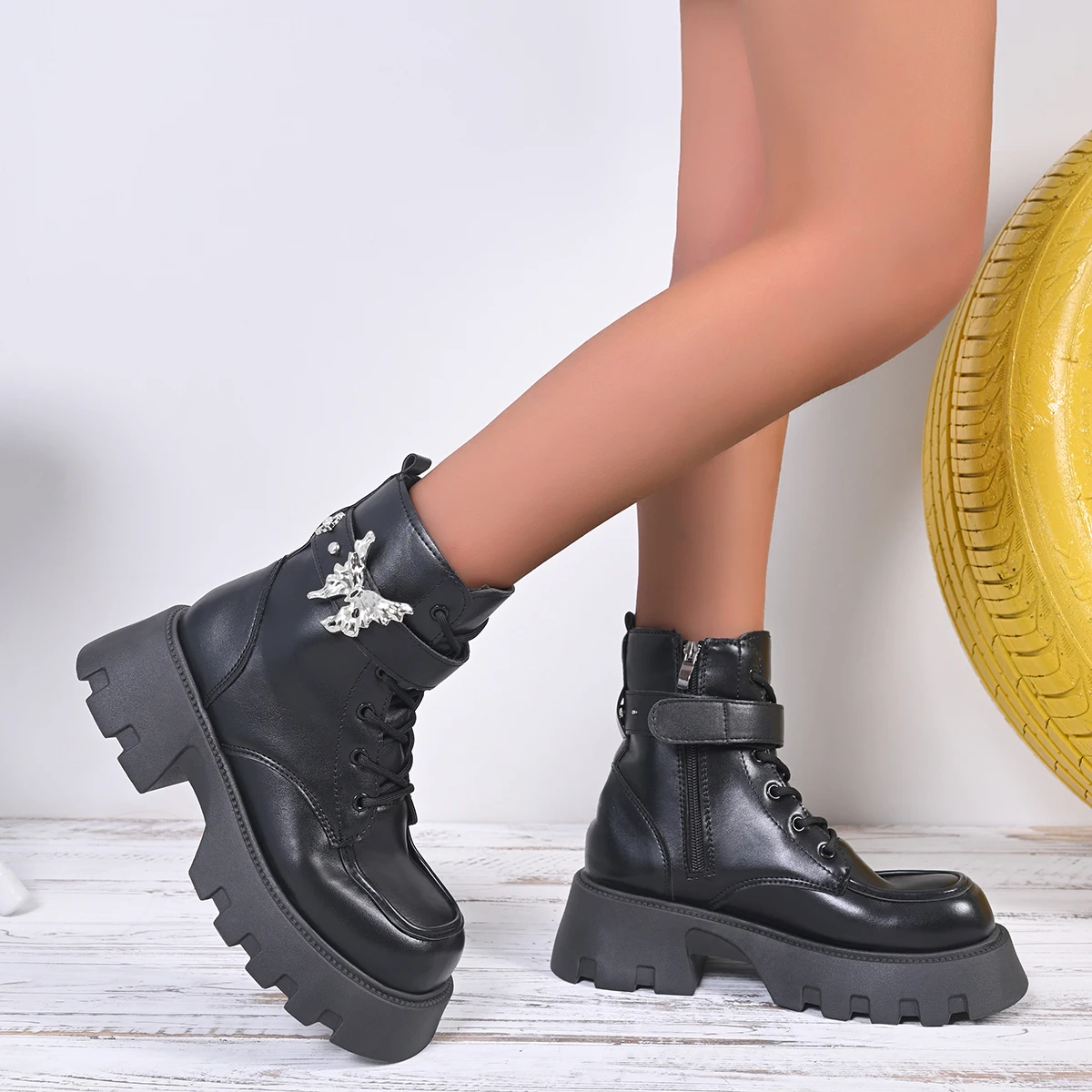 

Popular in Winter Casual Comfortable and Sexy Riding Boots Fashionable New Round Toe Elegant Thick Soled Midsole Women's Boots