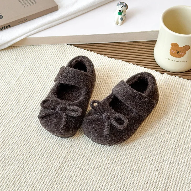 

Детская повседневная обувь, однотонные универсальные туфли принцессы на плоской подошве для девочек, круглые носки, простые банты, новинка 2023 года, зимняя детская кожаная обувь