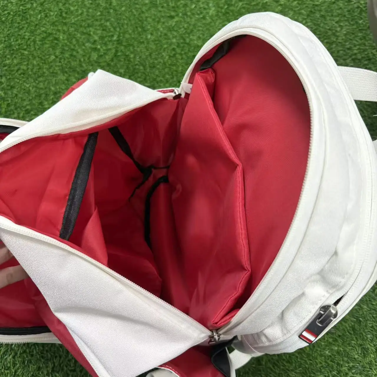 Wilson TOUR Leisure Series Tennis Bag 2025New Men's and Women's Large Capacity Multi functional Backpack Professional Sports Bag