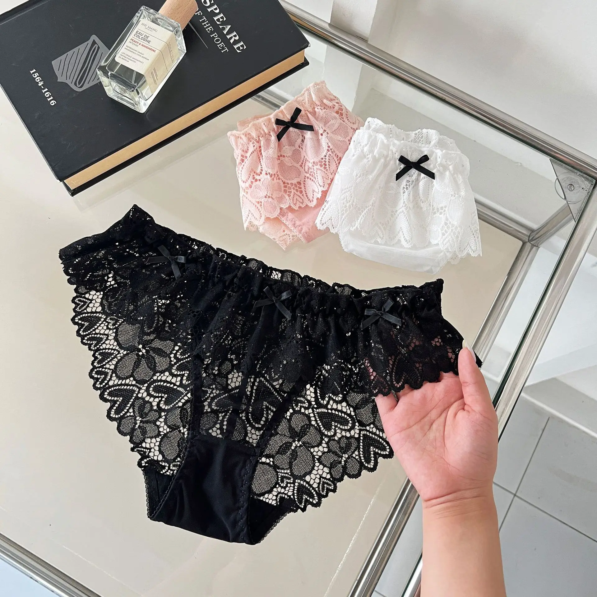 ملابس داخلية مثيرة من الدانتيل على الطراز الفرنسي للنساء قابلة للتنفس ومريحة، سراويل داخلية شاملة على شكل مثلث الورك، سراويل قصيرة منخفضة الخصر