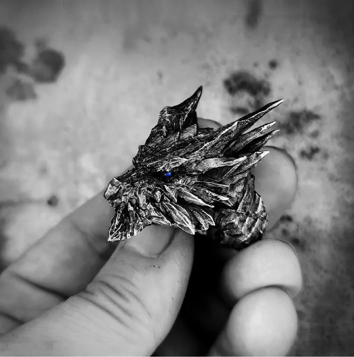 Original Men's Ring Monster Hunter, Silver-plated Moonstone, Steel Dragon Smart and Movable Niche Design High-grade Jewelry.