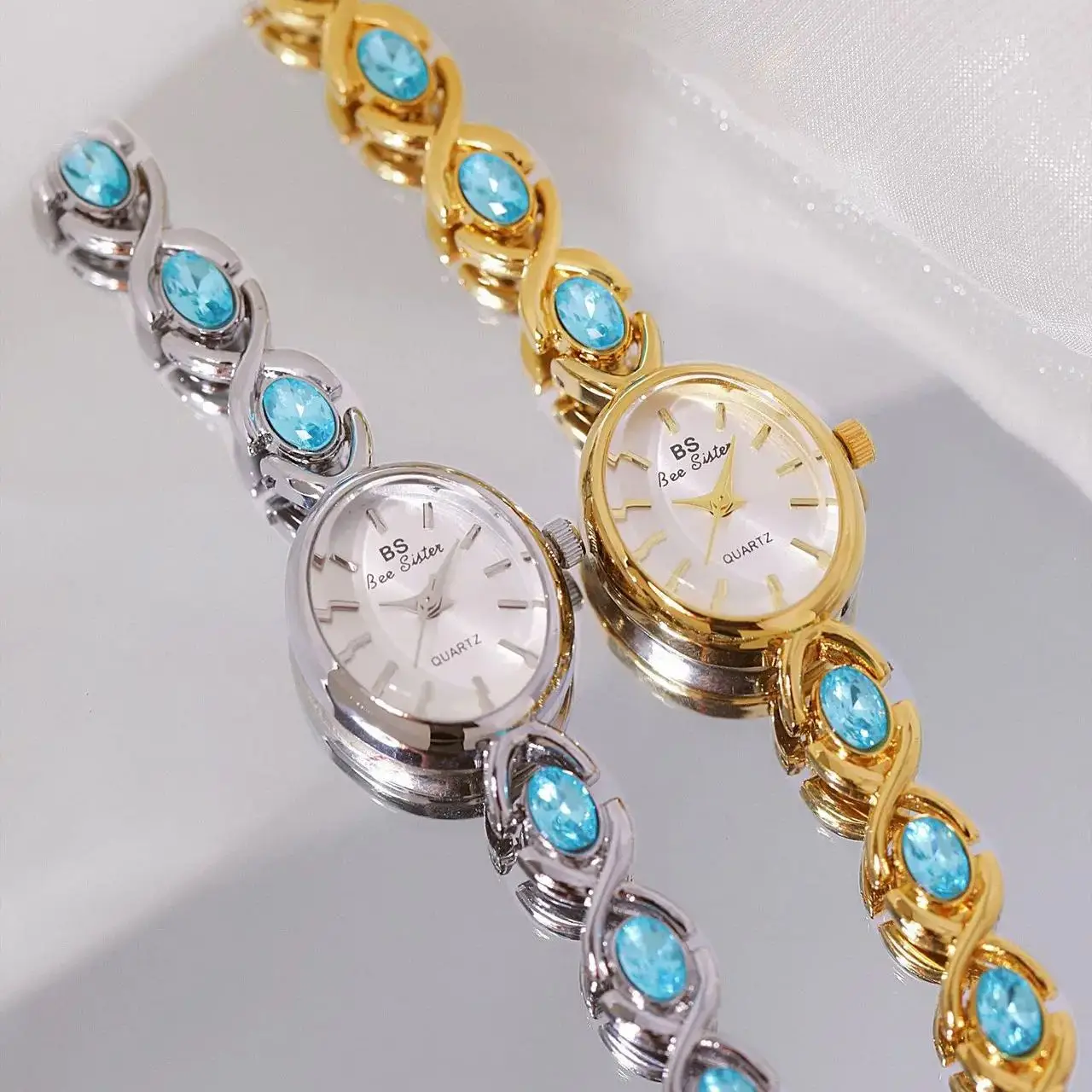 

﻿ Women's Watch Light Luxury Brand Retro Fashion blue Jewelry Bracelet Elliptical Dial Quartz Watch Ladies' Gift Wristwatch