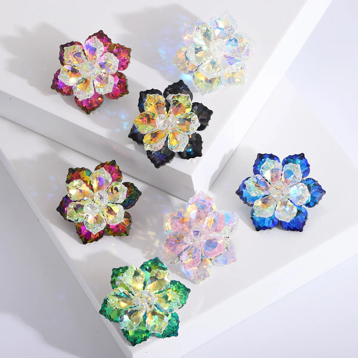 Luxury Crystal Flower Brooch - Fashion High-End Rhinestone Floral Pin, Elegant Corsage for Women's Clothing & Coat Accessory
