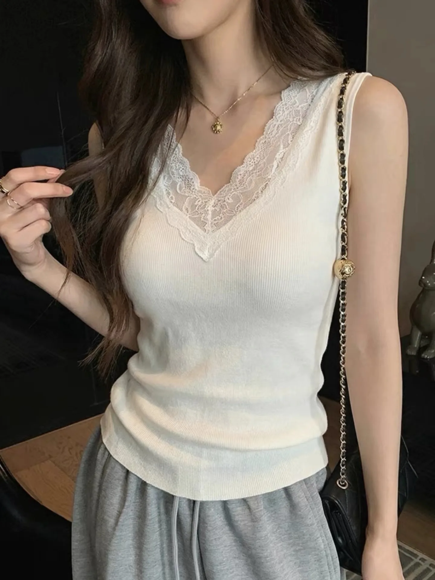 Women's Lace V-neck Strapless Tank Top 95% Cotton Sleeveless Summer New Style plus Size Slim Fit Outerwear Base Layer Shirt