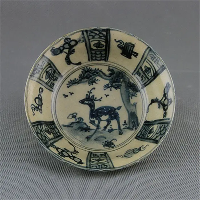 blue-and-white-porcelain-floral-scalloped-bowl-chinese-folk-antique-ceramic-tea-bowl-decor