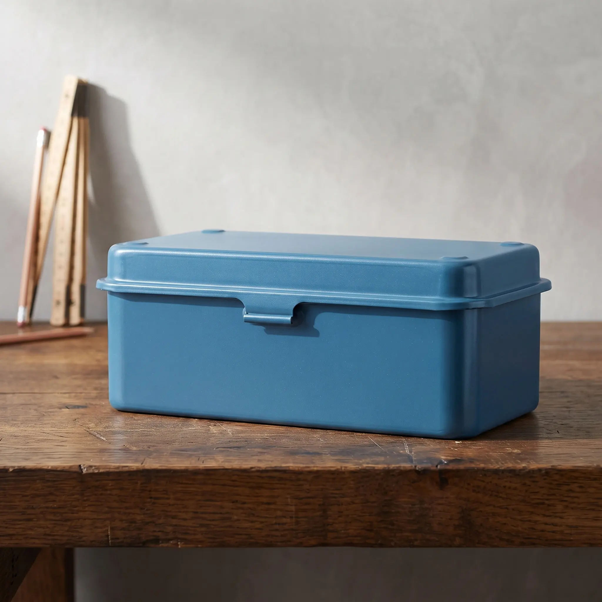 Sturdy Iron Tool Box Portable Metal Storage Organizer for Home Workshop Decor Tool Collection with Retro Style