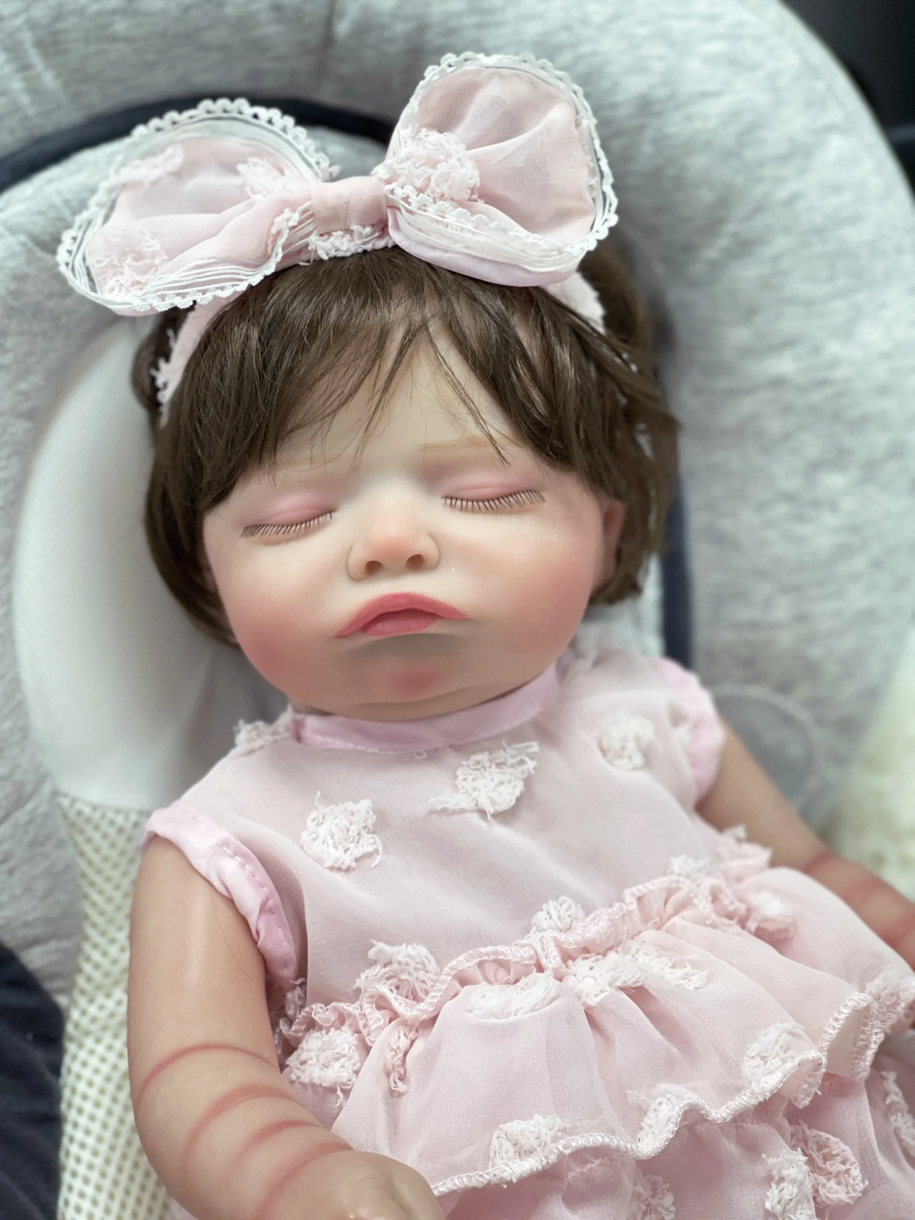 45cm Rosalie Cloth body/Full Body Vinyl Reborn Sleeping Baby Girl Very Soft Touch 3D Skin with Visbile Veins Art Dolls