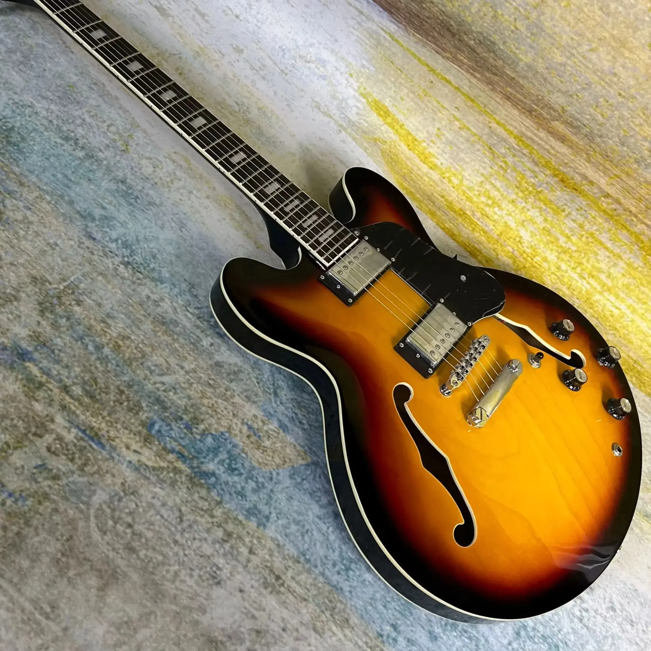 Great Value High Quality Goods Gift ES 335 Semi-hollow and Double Diamond Holes Jazz Electric Guitar Well Worthwhile