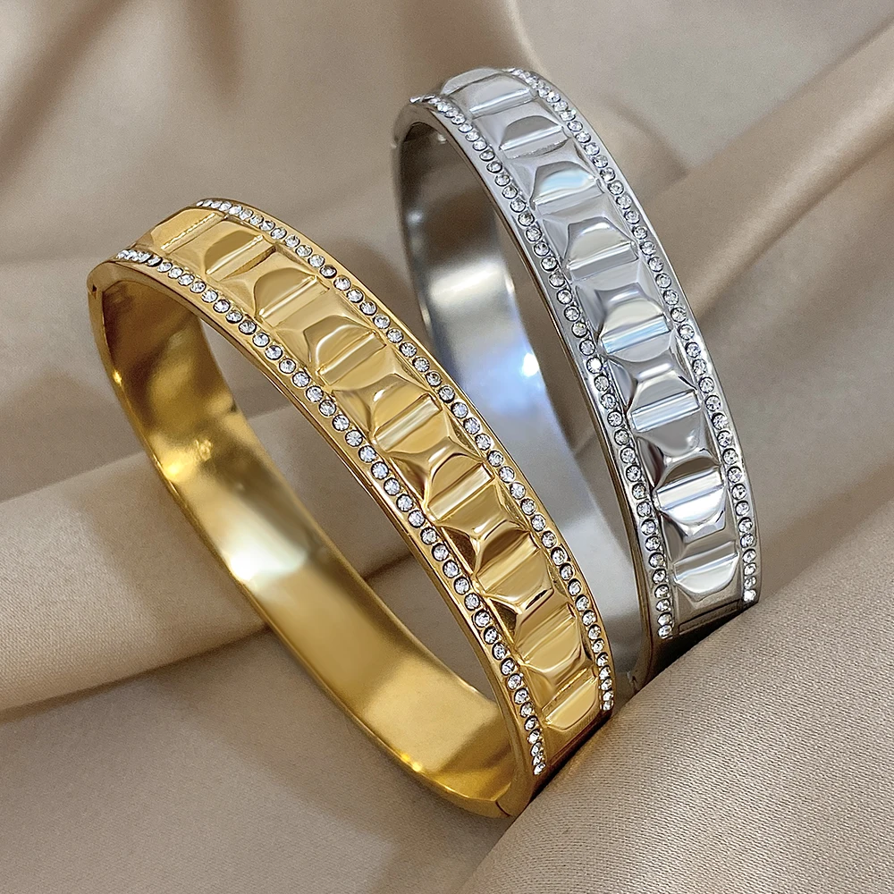 

DODOHAO Glossy Non-Fading Stainless Steel Bangle Bracelet for Women Minimalist Round Opening Wide Bangles Hand Jewelry Gift