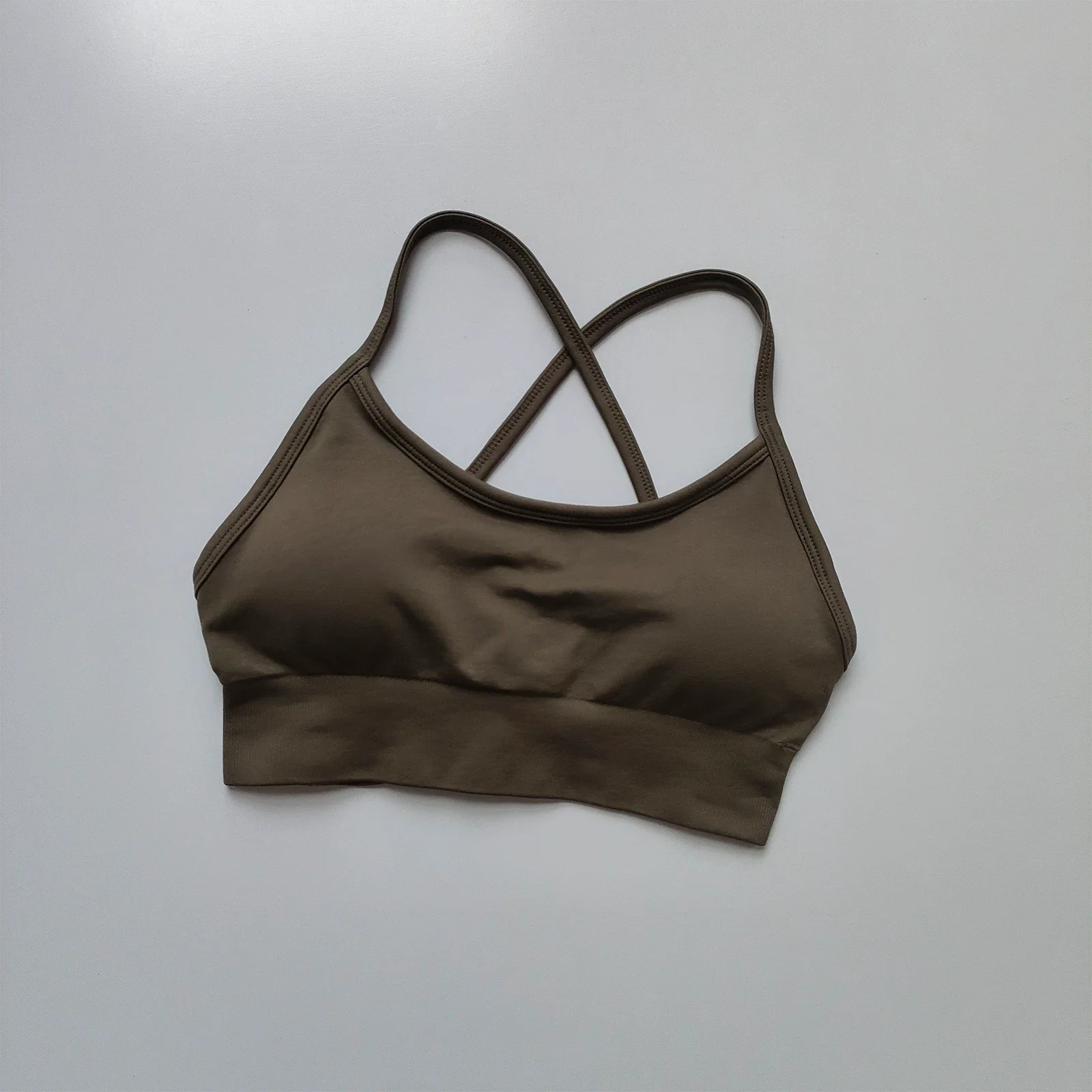 Gepolstertes Yoga-Tanktop für Damen, Fitness-Top mit überkreuztem Rücken, Pilates-Sport-BH, stoßdämpfender Trainings-BH. – Detail 10