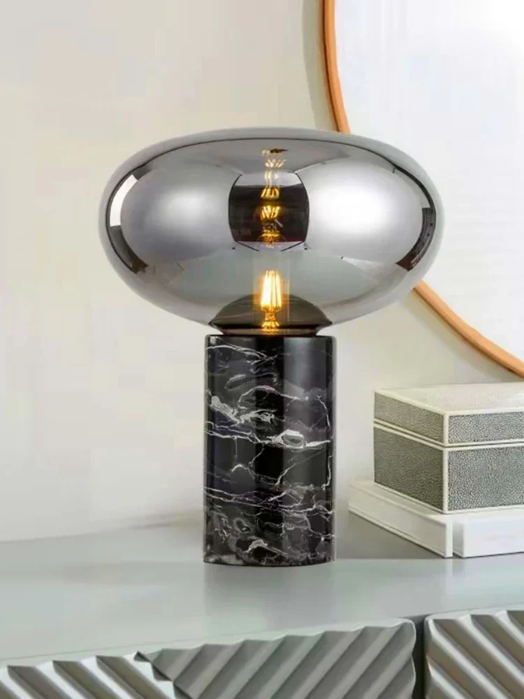

Скандинавский свет, роскошная мраморная настольная лампа, постмодернистский минималистский дизайнерский светильник для спальни, гостиной, стеклянная декоративная лампа премиум-класса