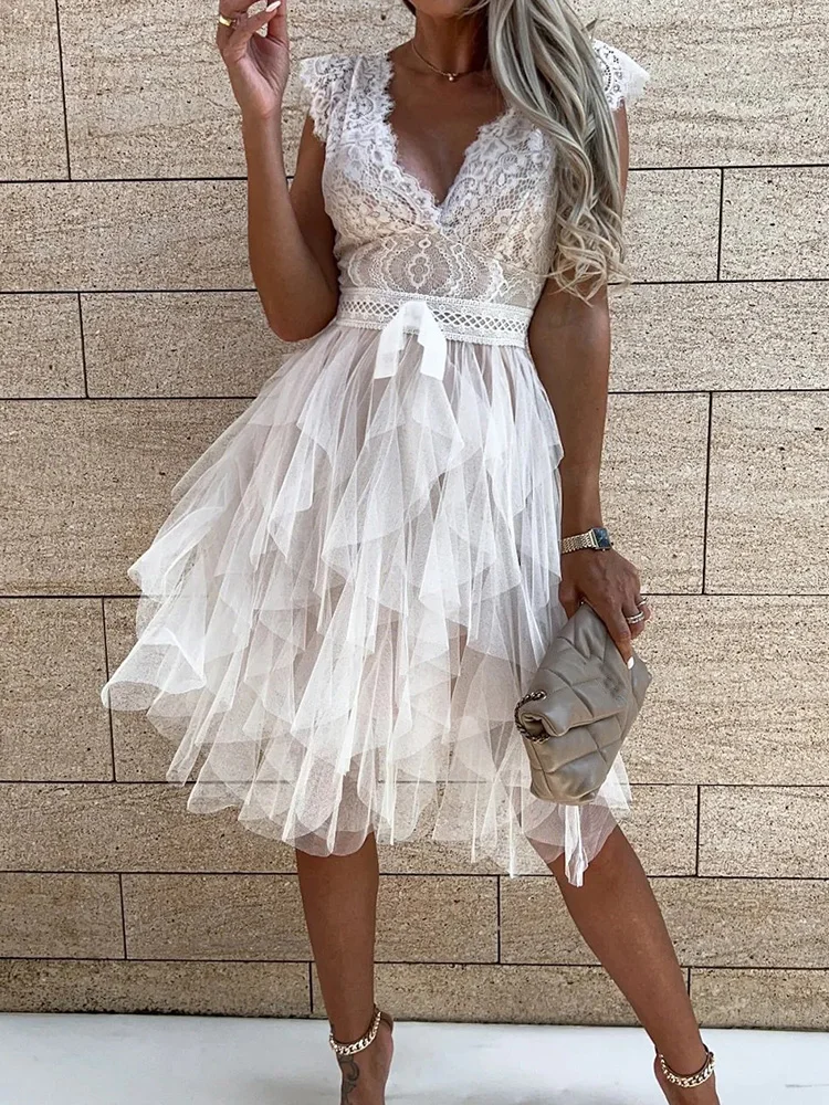 

Women Elegant V Neck Lace Patchwork Solid Party Dress Sexy Sleeveless Lady Summer Mesh Ruffle Dress Cute Princess Lace-Up Dress