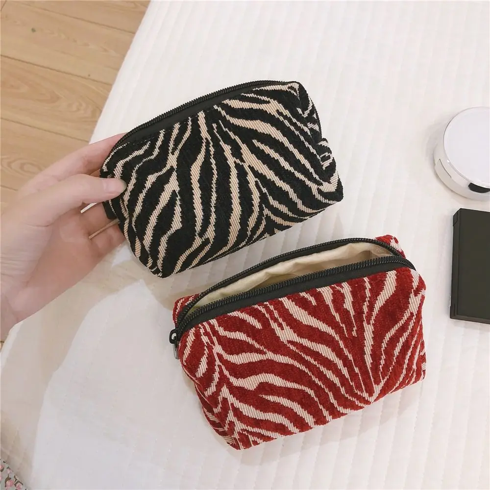Japanese Harajuku Ladies Cosmetic Bags Simple Design Large Capacity Makeup Bags Multifunctional Portable Size Coin Purses