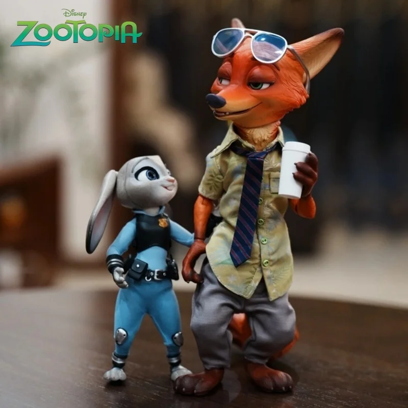 Disney Zootopia Nick Judy Action Figure Originele Collectible Set Doek Gekleed Beweegbaar Gezamenlijk PVC Model Speelgoed Cadeau Desktop Decor