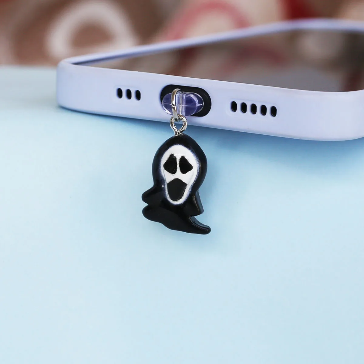 1 Stück Halloween Gruseliger Schrei-Geist Handy-Staubschutz-Anhänger Mobiles Zubehör Dekoration für iPhone Typ-C Anschluss – Detail 5