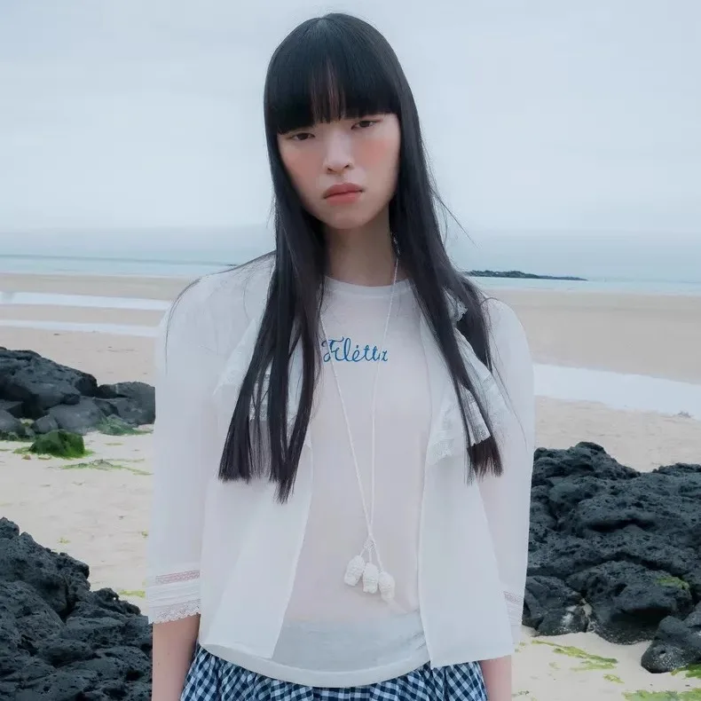 Damska koszulka Fletta, okrągły dekolt, oddychająca, z haftem, do noszenia pojedynczo lub jako warstwa, cienka, transparentna.