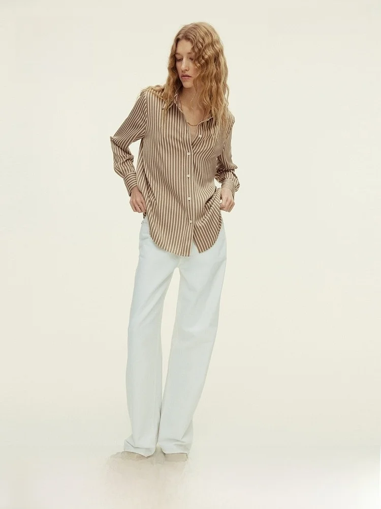 

Женская рубашка H&M: Изысканная летняя модель с отложным воротником, для офиса и повседневной носки, с длинным рукавом, в полоску