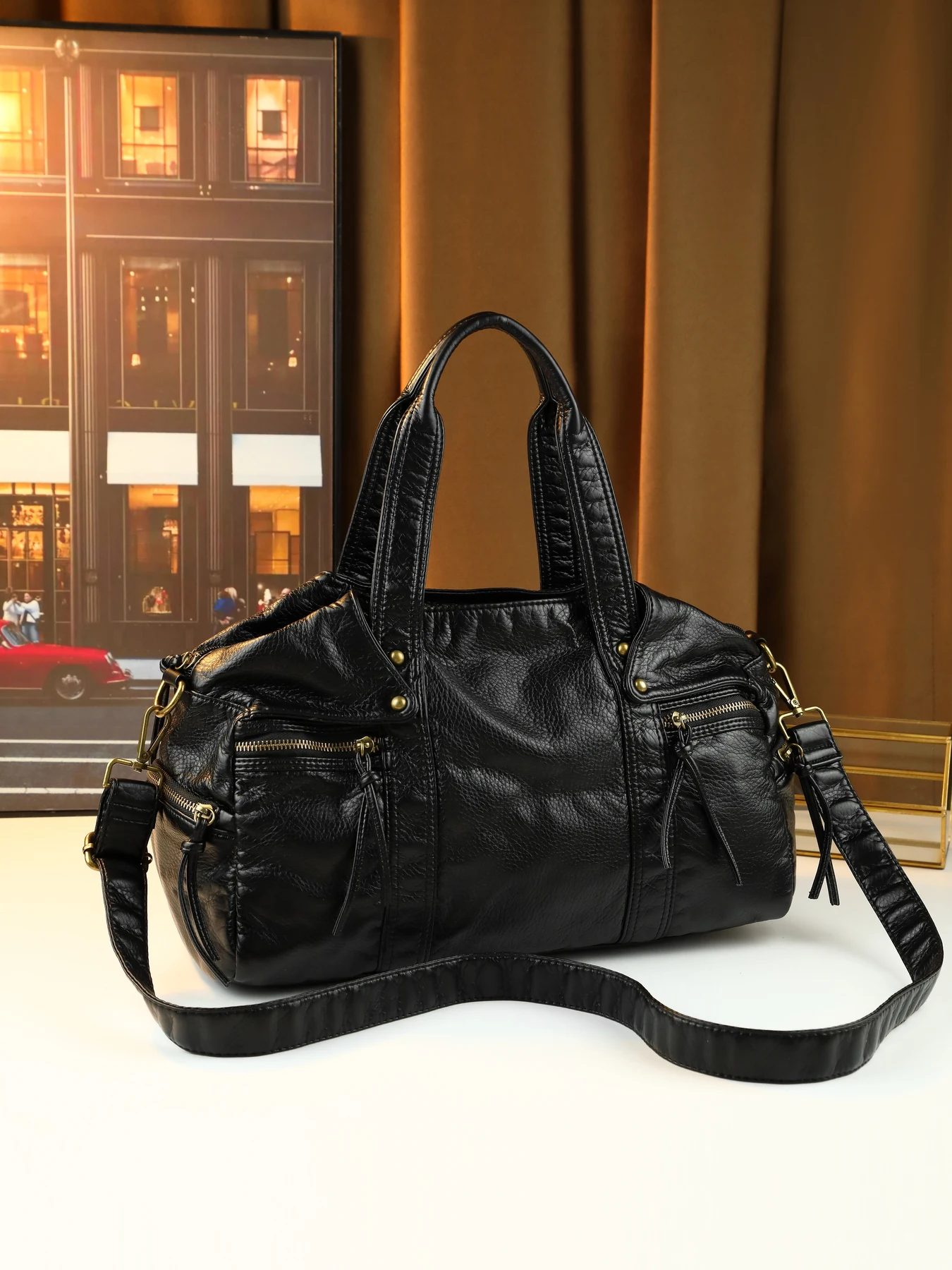 Cross-border fashionable solid color new retro rivet design casual handbag women's travel large-capacity pillow bag