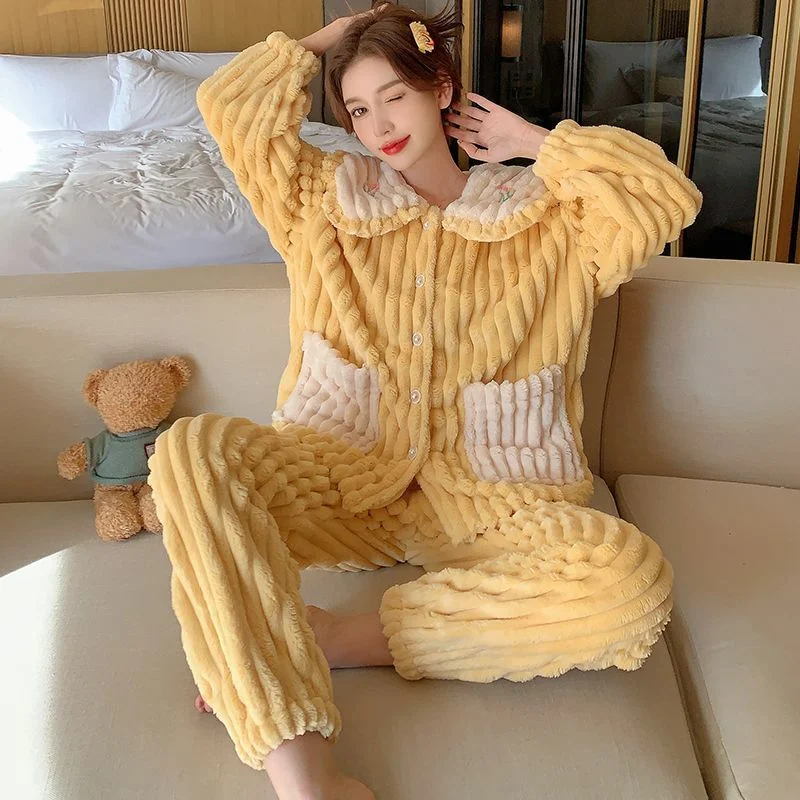 Thickened Flannel Large Size Pajamas for Women, Warm in Autumn and Winter, Thickened Coral Fleece, Loose Loungewear, Sweet Cute