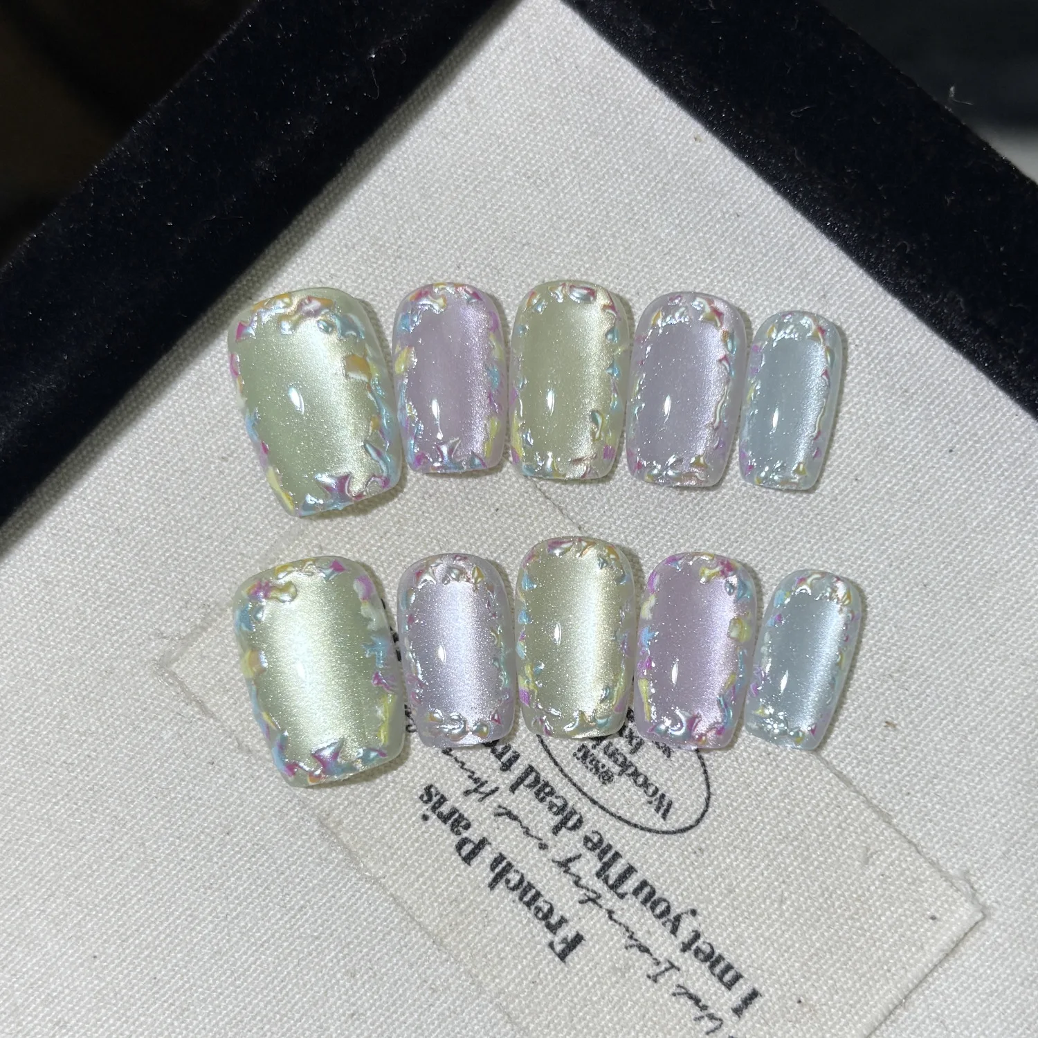 

10pcs Handmade Press on Nails Colored Gemstone Wreath Dopamine Cat's Eye False Nail for Women&Girl Short Removable Wearable Nail