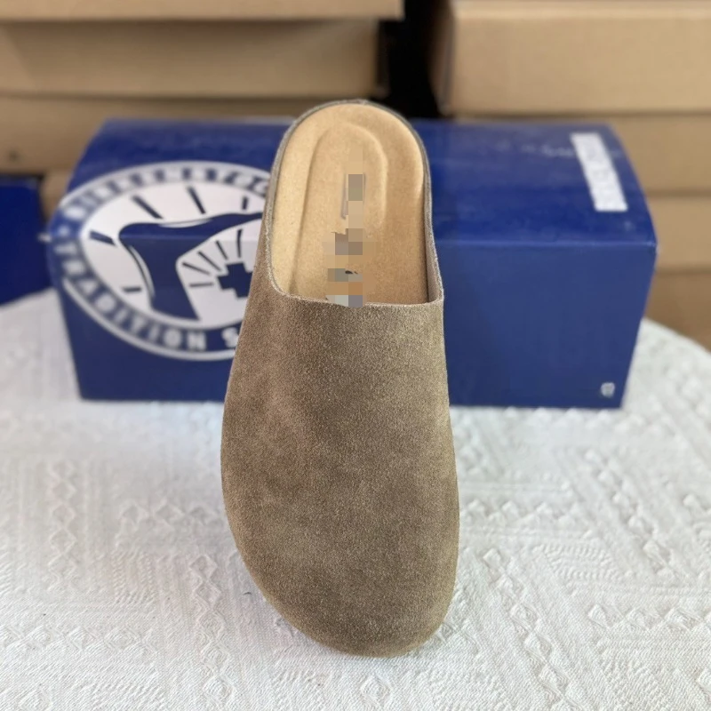 2026 Trendy Unisex Closed‑Toe Clogs, Soft Faux‑Suede Slip‑on Mules, Comfortable Outdoor Flat Summer Slippers for Men & Women