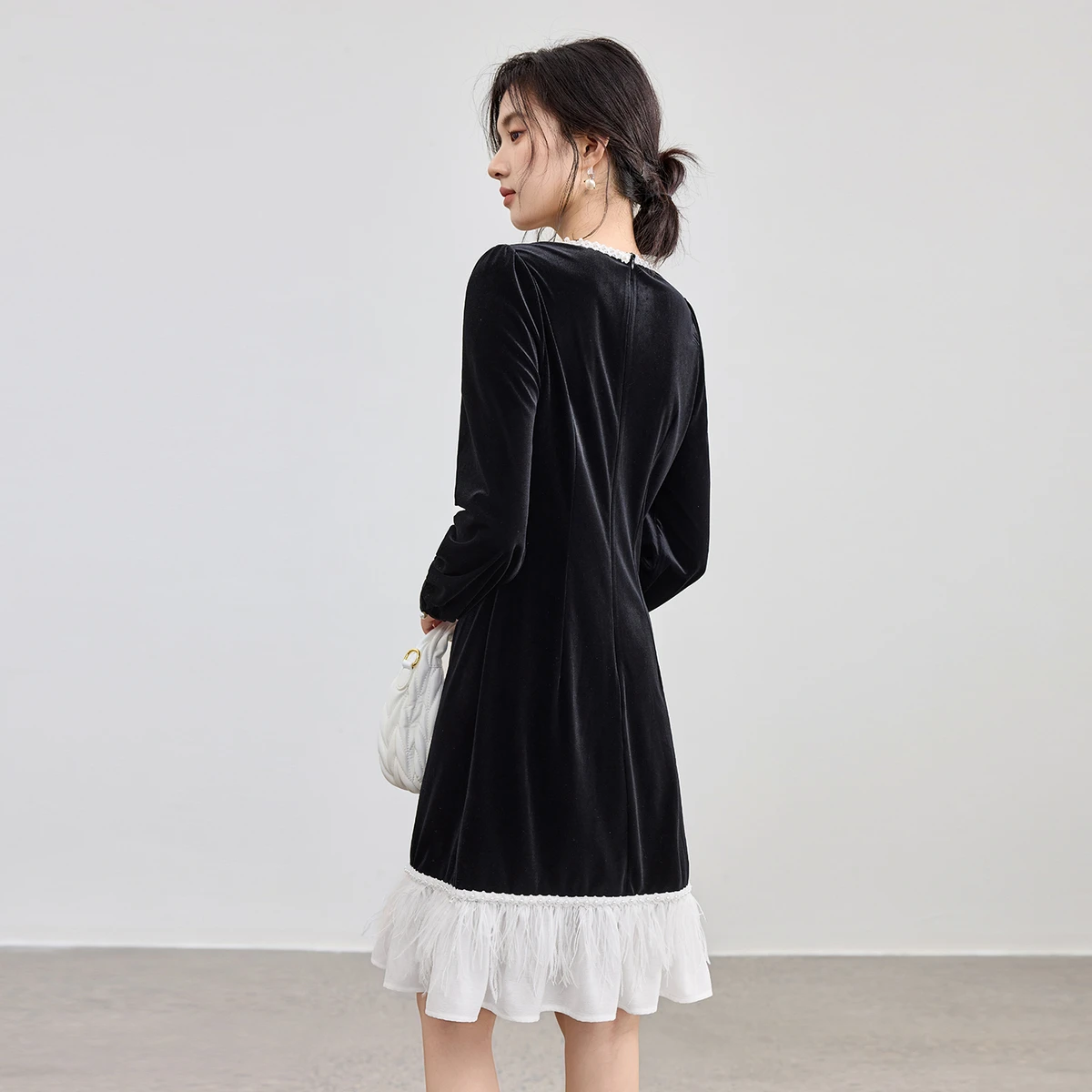 فستان SENTUBILA أنيق مخملي ميدي للنساء لخريف 2025 فستان بأكمام طويلة ورقبة دائرية فساتين على شكل حرف a ملابس للسيدات 153LB2720 #4