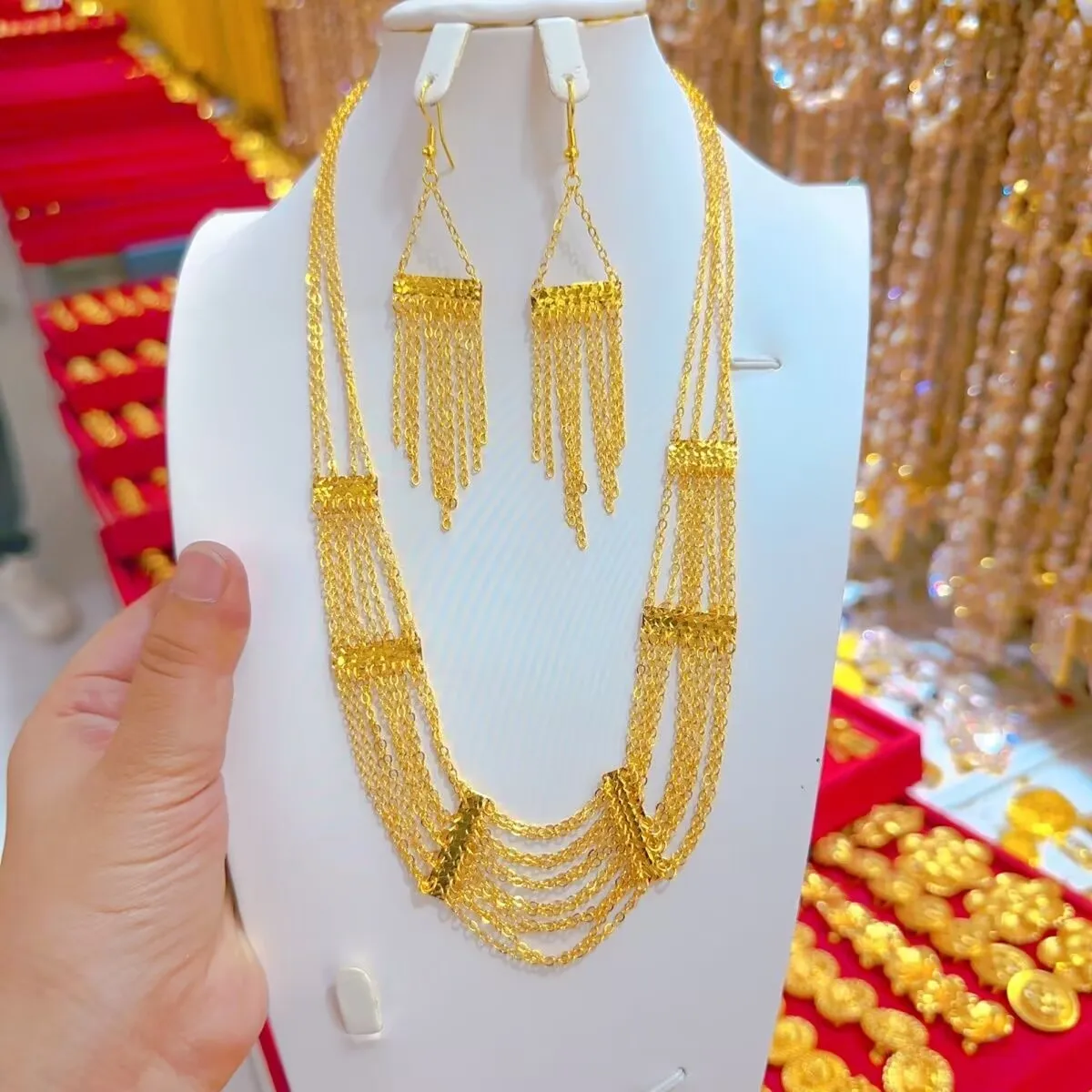 جديد دبي اسبانيا الولايات المتحدة الأمريكية 24K سبائك مطلية بالذهب قلادة أقراط حفل زفاف طقم مجوهرات نسائية YY10676