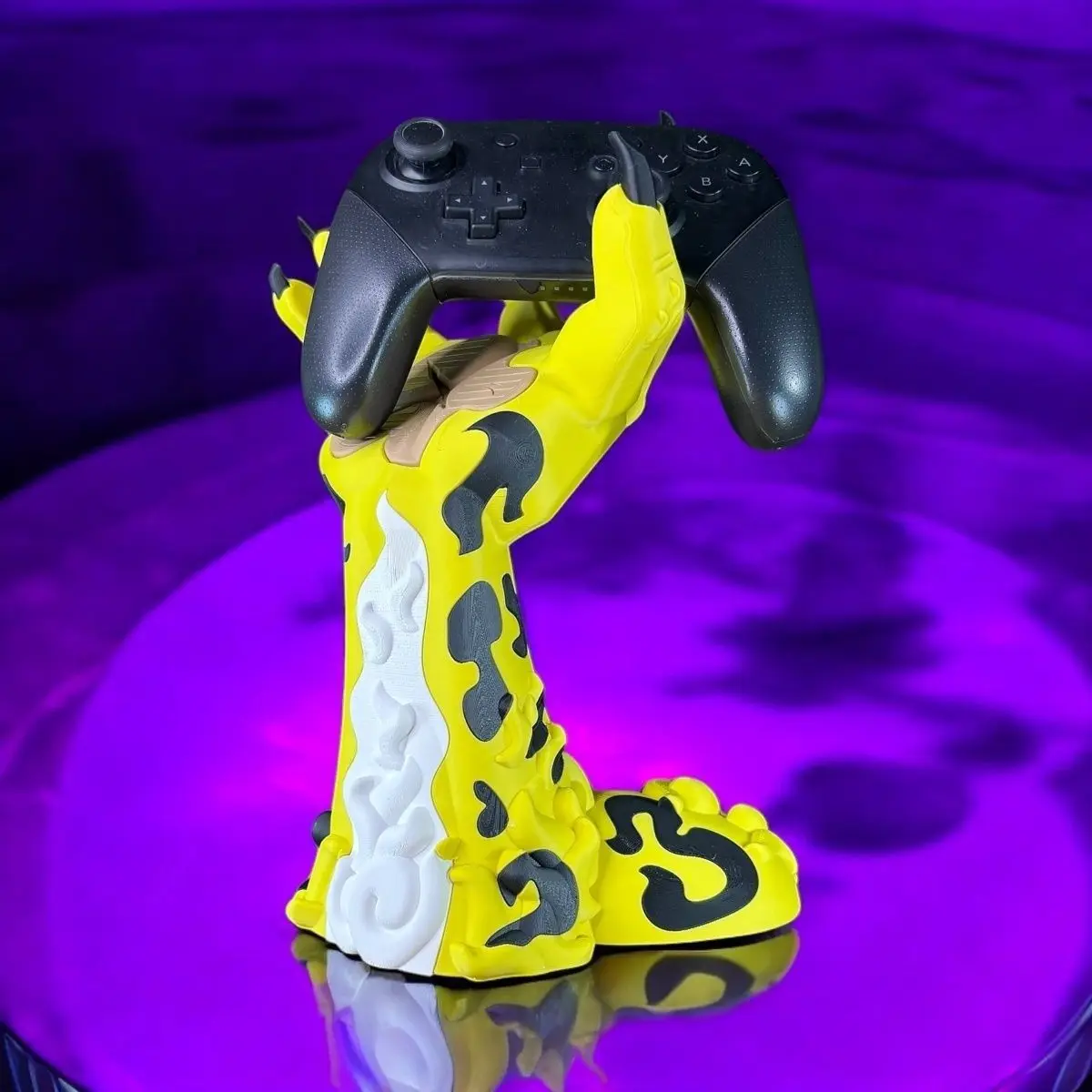 

Creative Game Controller Holder Universal 3D Printing Stand For PS4/PS5/Switch/PC Gamepad Leopard Print Hand Design Base