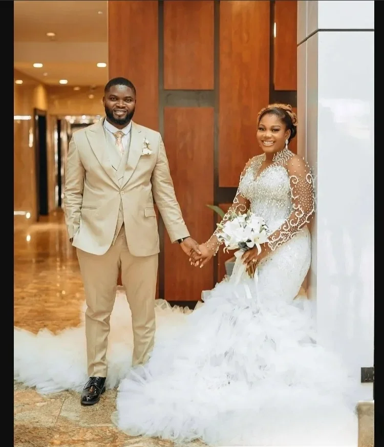 カスタマイズされたハイカラーシャイニービーズクリスタルマーメイドウェディングドレスローブデマリーティアチュールロングスリーブブライダルガウン