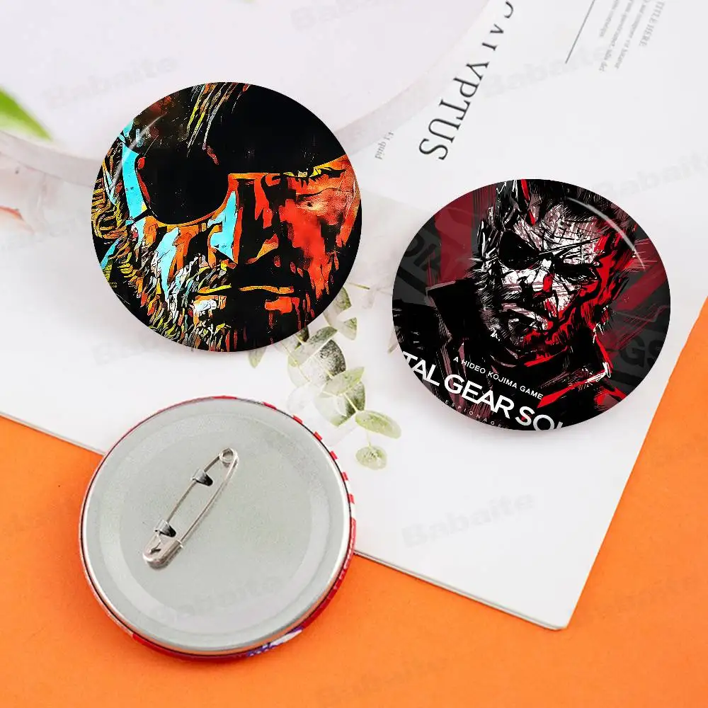 Tactical intelligence M-Metal Gear game Anime Button Pin Handmade Brooch for Clothes Cartoon Badge Backpack Decoration Jewelry
