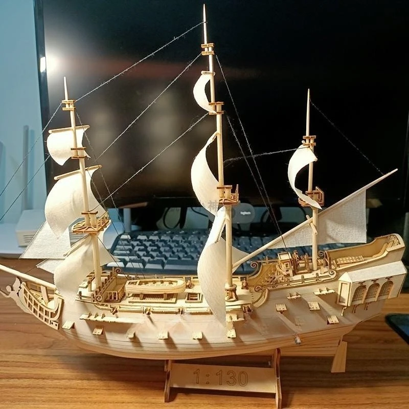 

1/130 Pirates of The Caribbean Black Pearl 37cm Wooden Ship Model Hand-assembled Classical Sailboat Model Kit Adult Toy