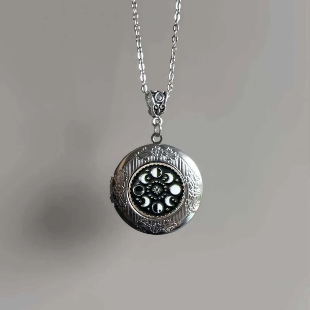 Retro Stainless Steel Moon Phase Locket Necklace Openable Photo Box Essential Oil Aroma Perfume Pendant Witch for Women Jewelry