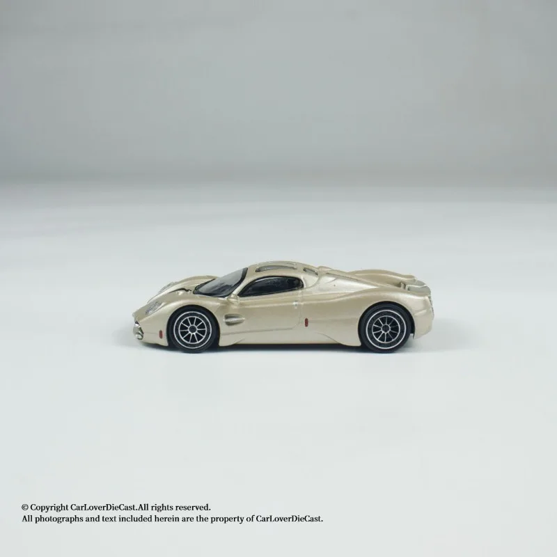 TARMAC WERKT 1/64 Pagani Utopia Rinascimento Legering Motorvoertuig Speelgoed spuitgieten Metalen Model Collectie Jongen Kerstcadeaus