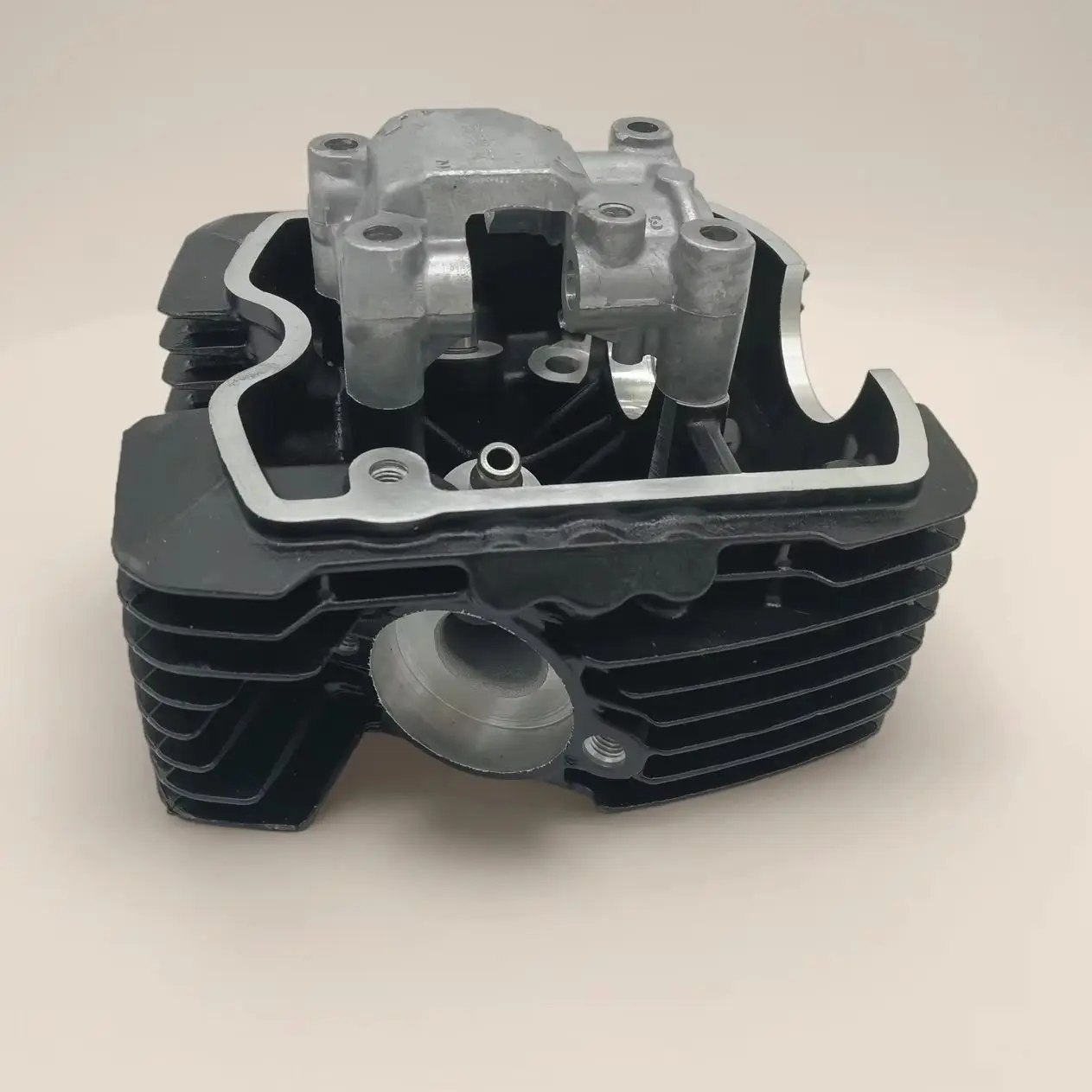 

Motorcycle Cylinder Head of Gixxer 155 150 black cylinder engine parts