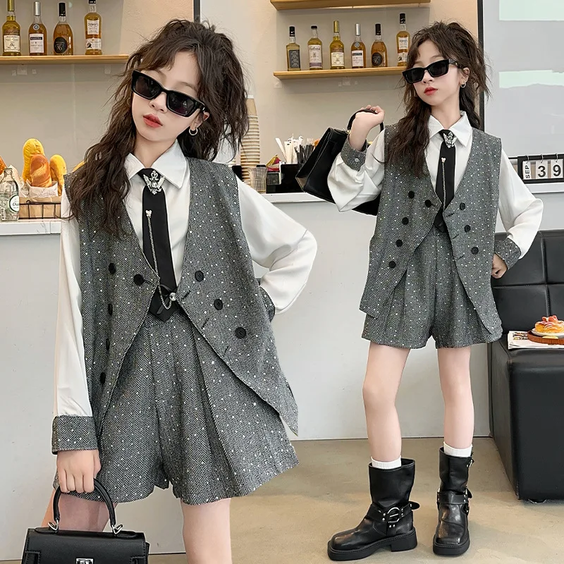 Girls' autumn outfit 2024 new trendy street vest shirt, small fragrant style shorts three piece set