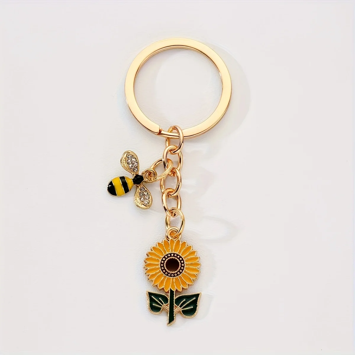 Niedlicher Biene- und Sonnenblumen-Schlüsselanhänger, Emaille-Charm, Schlüsselanhänger, Modeschmuck, Accessoire, ideales Geschenk für Naturliebhaber, bezauberndes Dekor – Detail 1