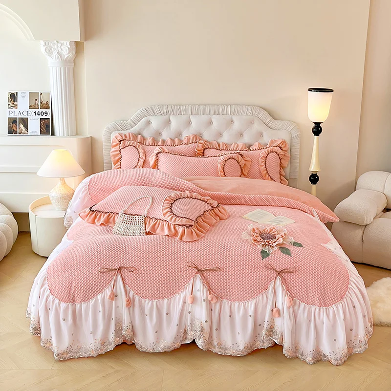 Velvet Warm Winter Princess Bedding Set 3D Flower Embroidery Ruffle Lace Duvet Cover Set Quilted Bedspread Pillowcases 4Pcs